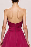 Satin fuchsia Une ligne Ruchée Sans Bretelles Robe De Soirée Longue Avec Fente