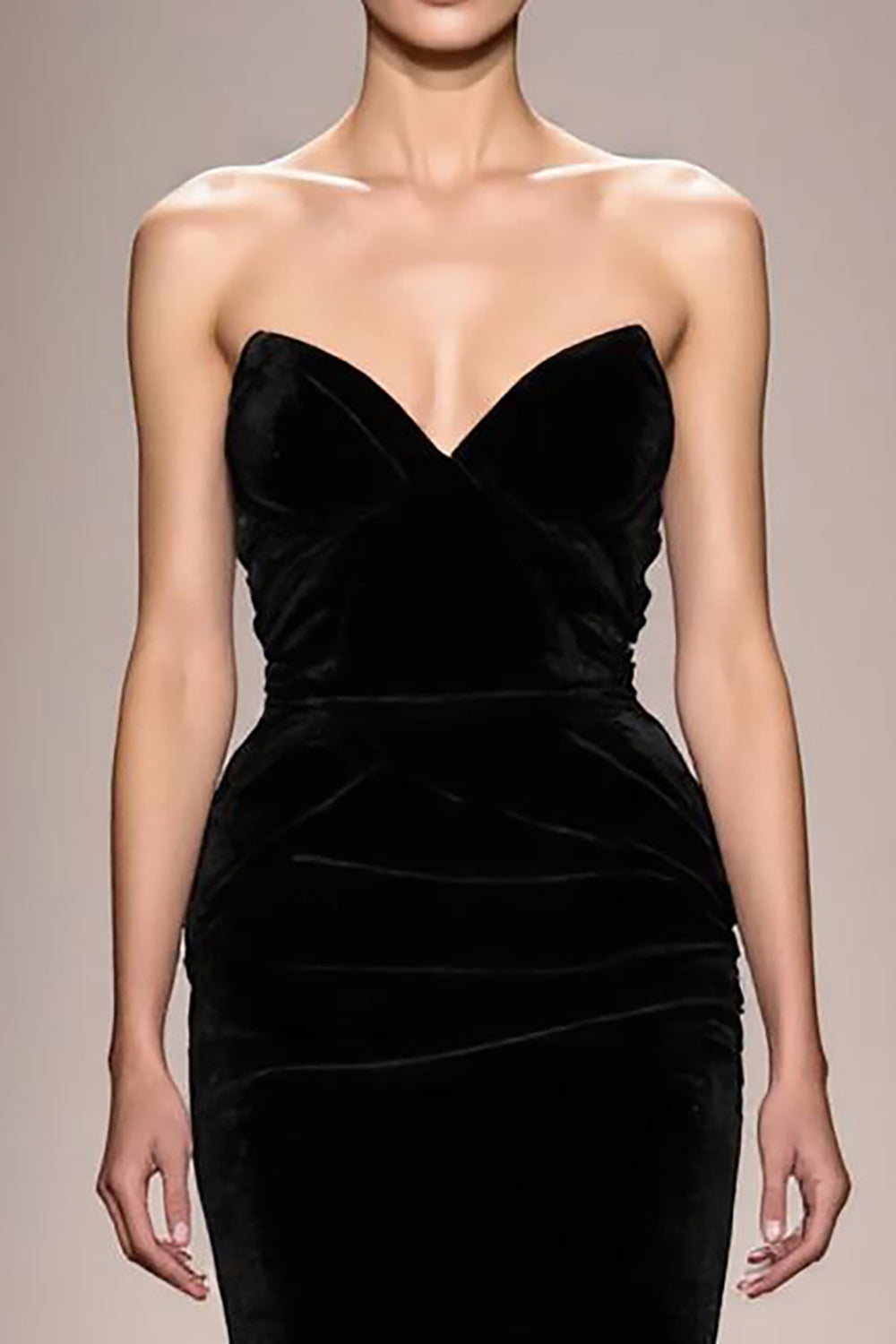 Robe de soirée longue sans bretelles en velours sirène noire