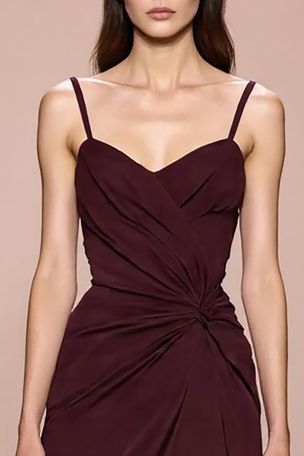 Robe de soirée longue à bretelles spaghetti froncées rouge foncé