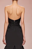 Robe de soirée longue sans bretelles en satin sirène noire avec fente