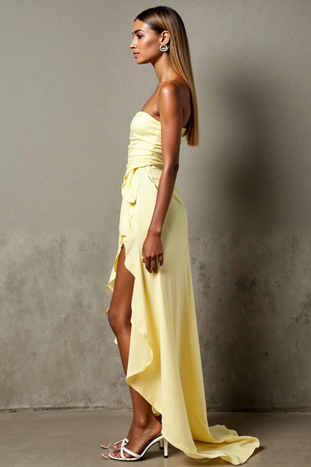 Robe de soirée sans bretelles en mousseline de soie jonquille