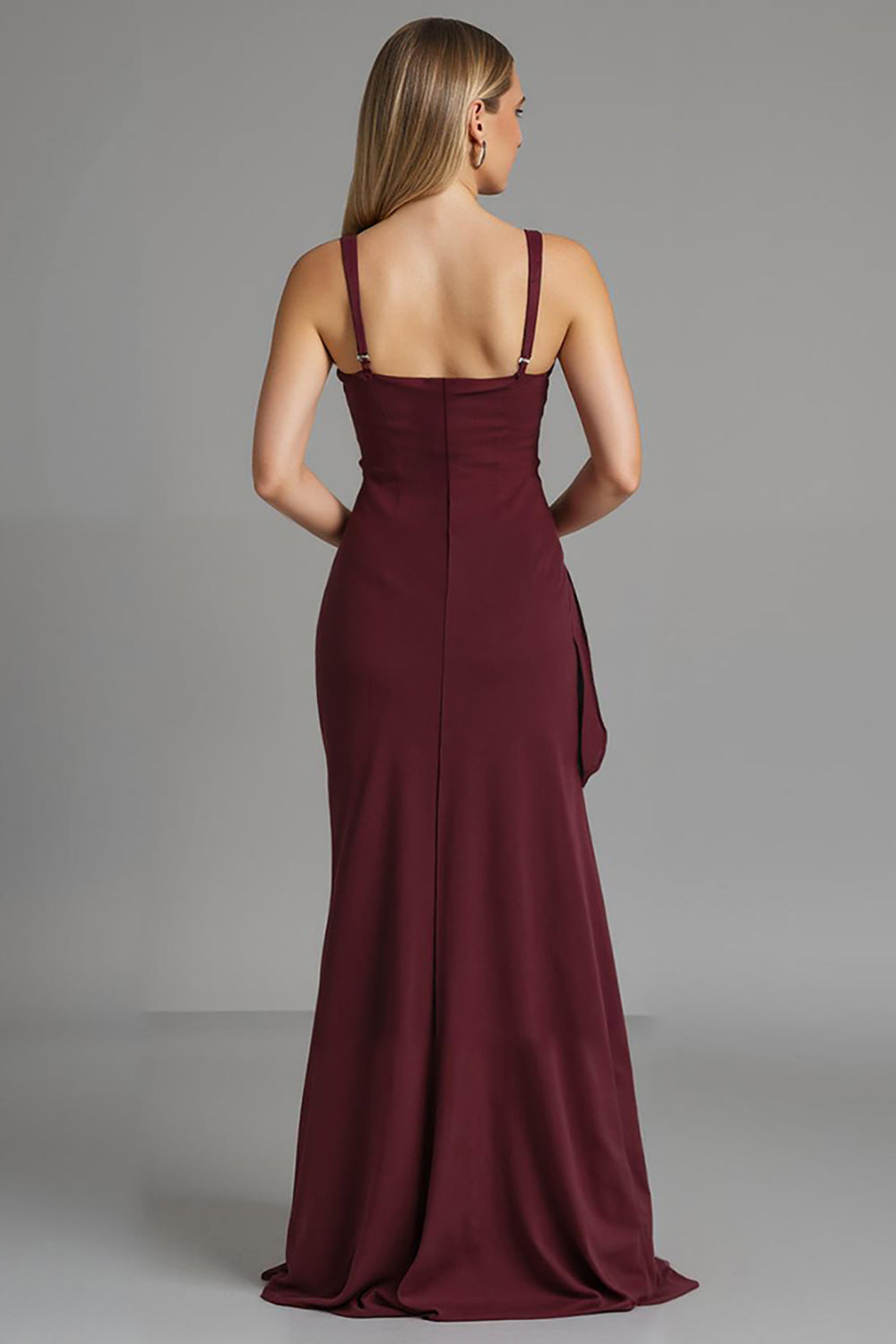 Robe de soirée en satin fourreau à bretelles spaghetti rouge foncé avec fente
