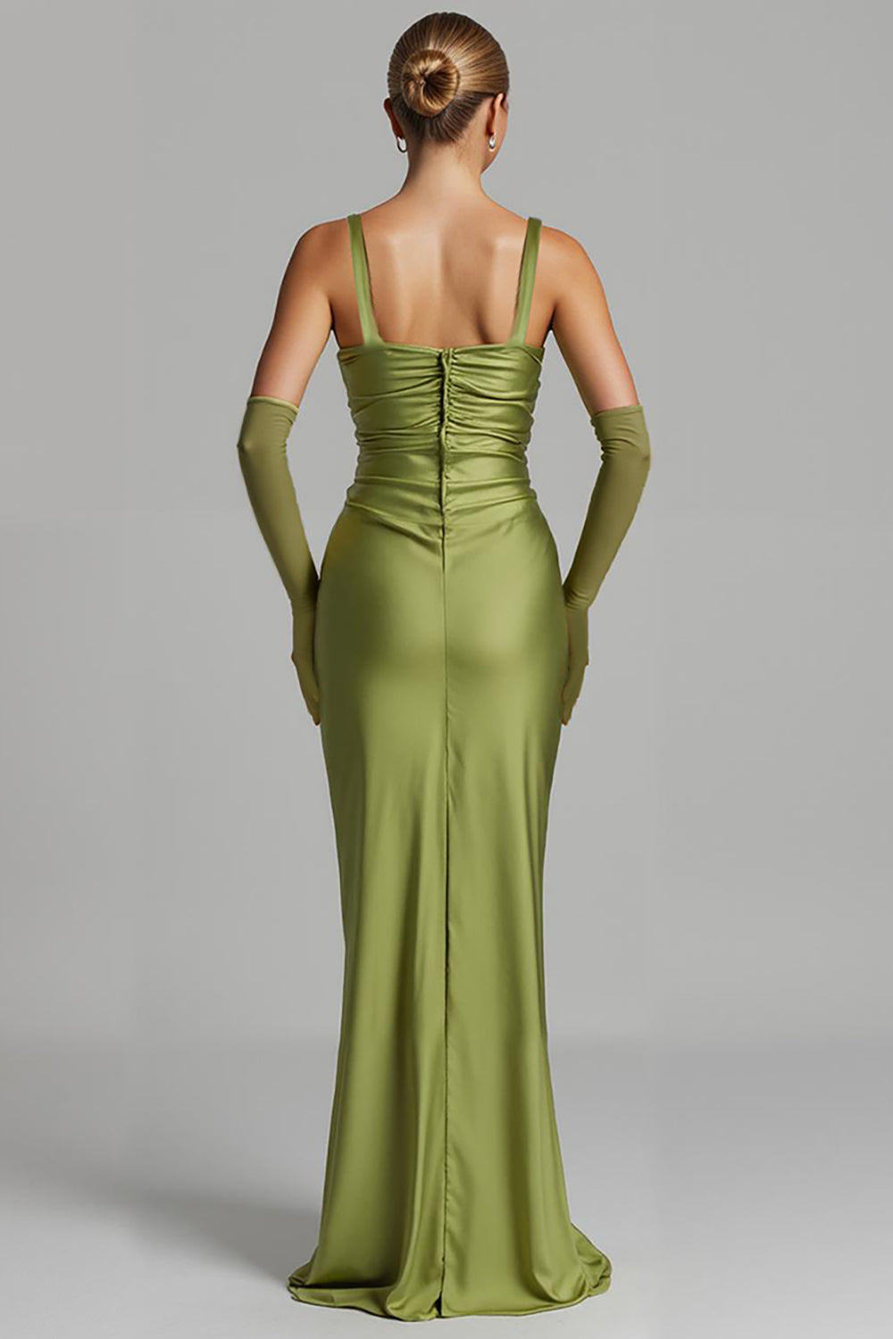 Robe de soirée froncée en satin vert sirène sauge