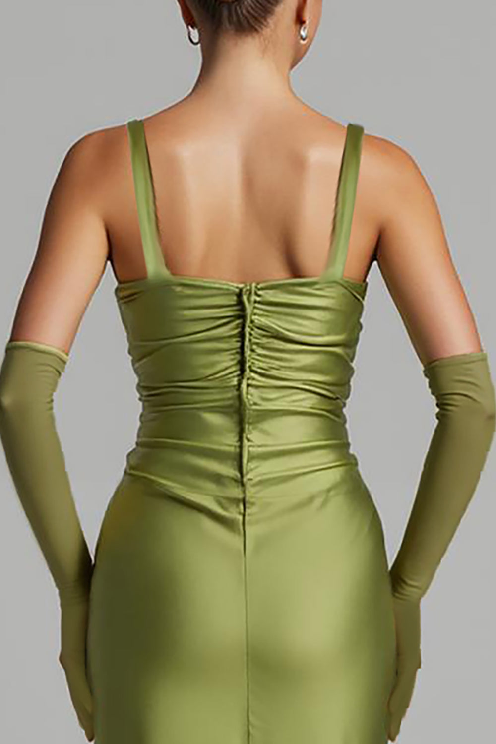 Robe de soirée froncée en satin vert sirène sauge
