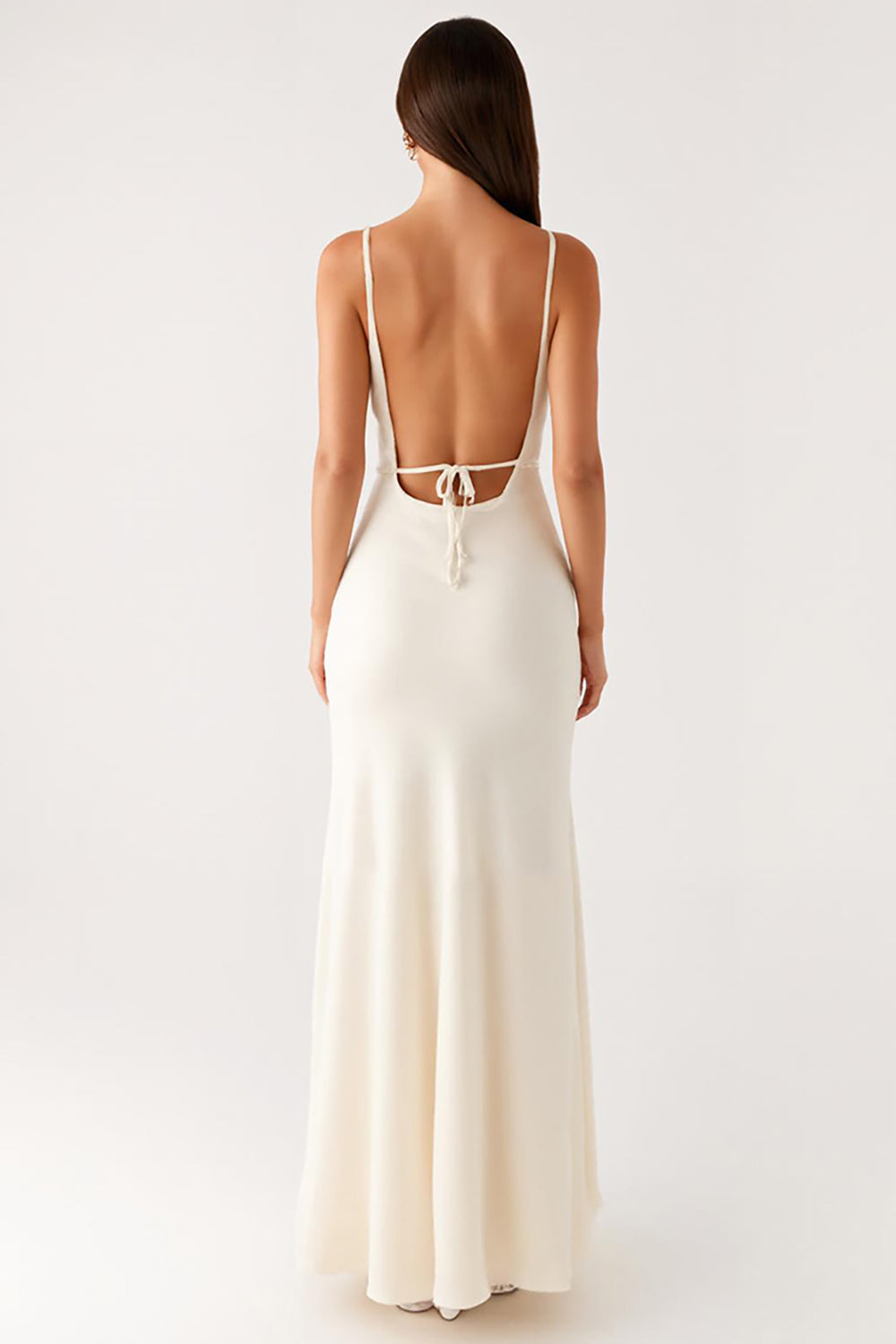 Robe formelle dos nu à bretelles spaghetti ivoire fourreau