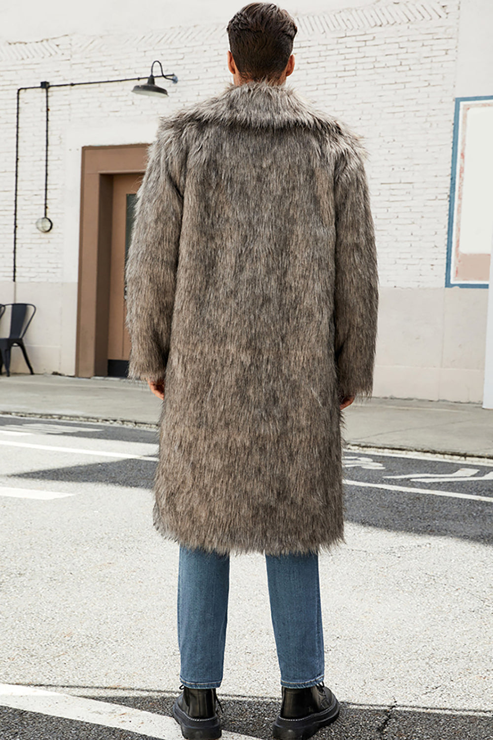 Manteau de fourrure blanc gris long devant ouvert col polo