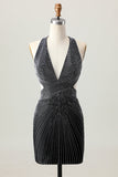 Robe de bal moulante noire à col en V perlée