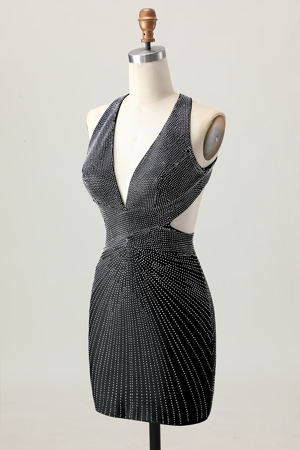 Robe de bal moulante noire à col en V perlée