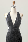 Robe de bal moulante noire à col en V perlée