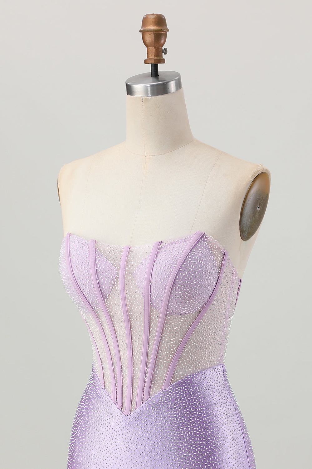 Robe courte de bal en satin perlée lilas corset sans bretelles