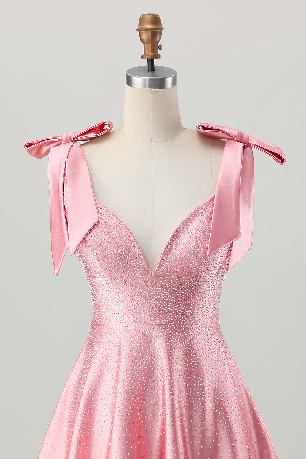 Blush Pink A Line Col en V Robe de retour aux sources en satin avec noeuds