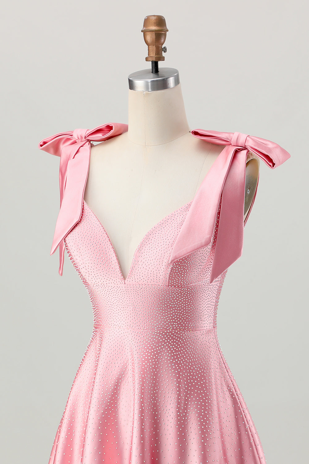 Blush Pink A Line Col en V Robe de retour aux sources en satin avec noeuds