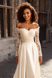 Robe de mariée ivoire à épaules dénudées en satin A-trapèze avec dentelle