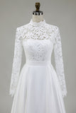 Ivoire Une Ligne Manches Longues Col Haut Balayage Train Robe de mariée avec dentelle