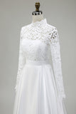 Ivoire Une Ligne Manches Longues Col Haut Balayage Train Robe de mariée avec dentelle