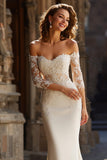 Robe de mariée à épaule dénudée sirène dentelle ivoire appliquée à la traîne de cour