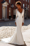 Robe de mariée sirène blanche à col en V avec traîne de cour