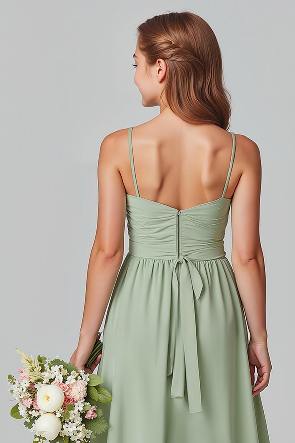 Vert sauge spaghetti bretelles A-ligne mousseline de soie longue robe de demoiselle d’honneur junior