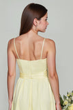 Robe de demoiselle d’honneur junior courte en satin a-ligne à bretelles spaghetti