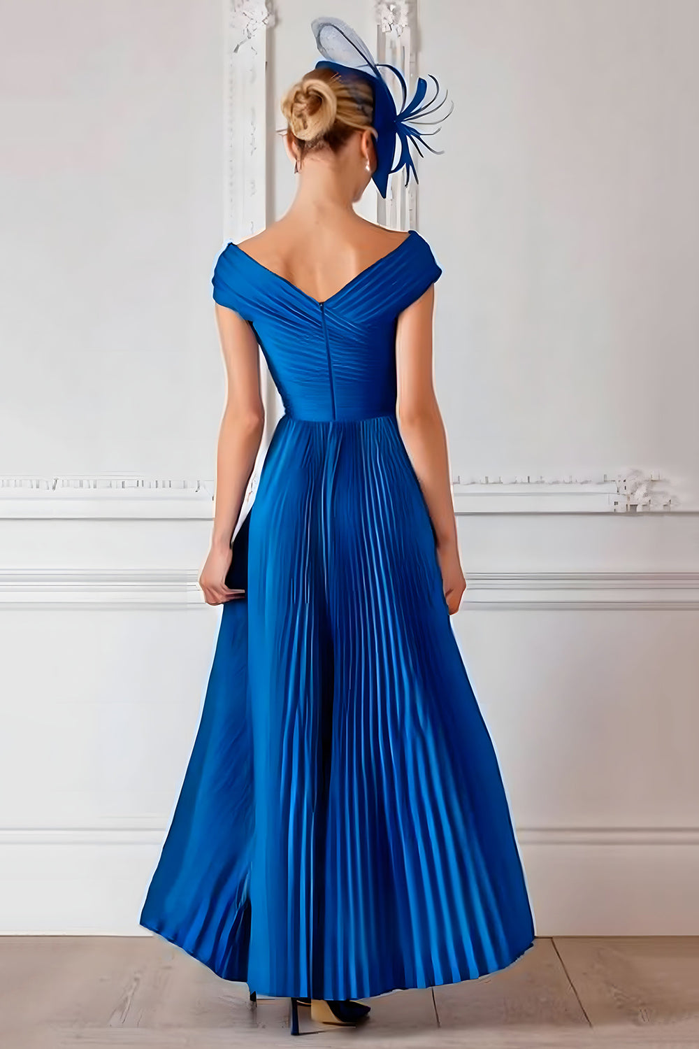 Satin bleu royal à épaules dénudées Une ligne Robe de mère de la mariée