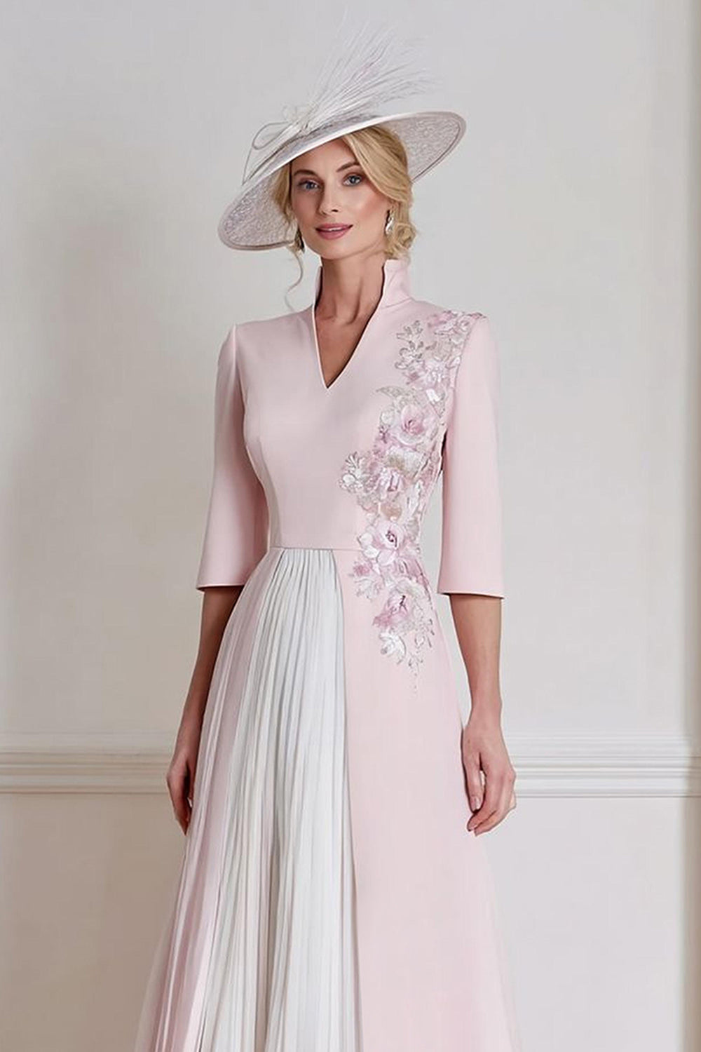 rose bonbon une ligne en satin col en V plissé robe mère de la mariée