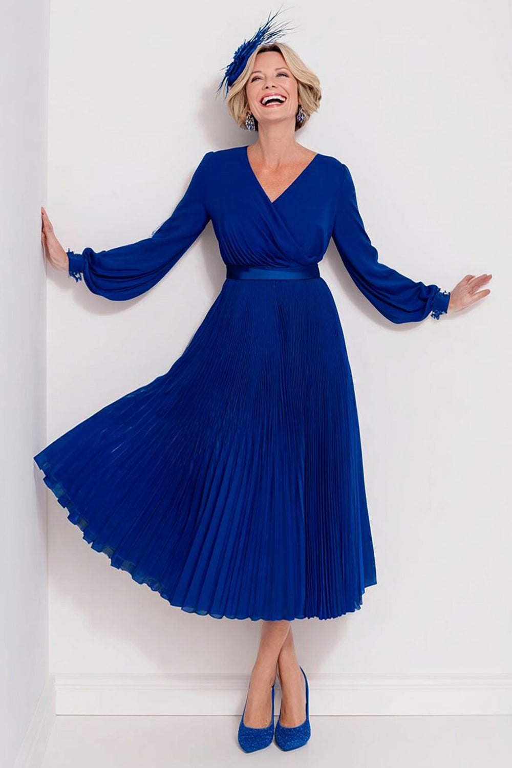 Mousseline de soie bleu foncé Une ligne plissée col en V Manches longues Robe mère de la mariée