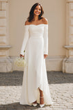 Robe de mariée asymétrique à épaules dénudées en satin ivoire avec manches