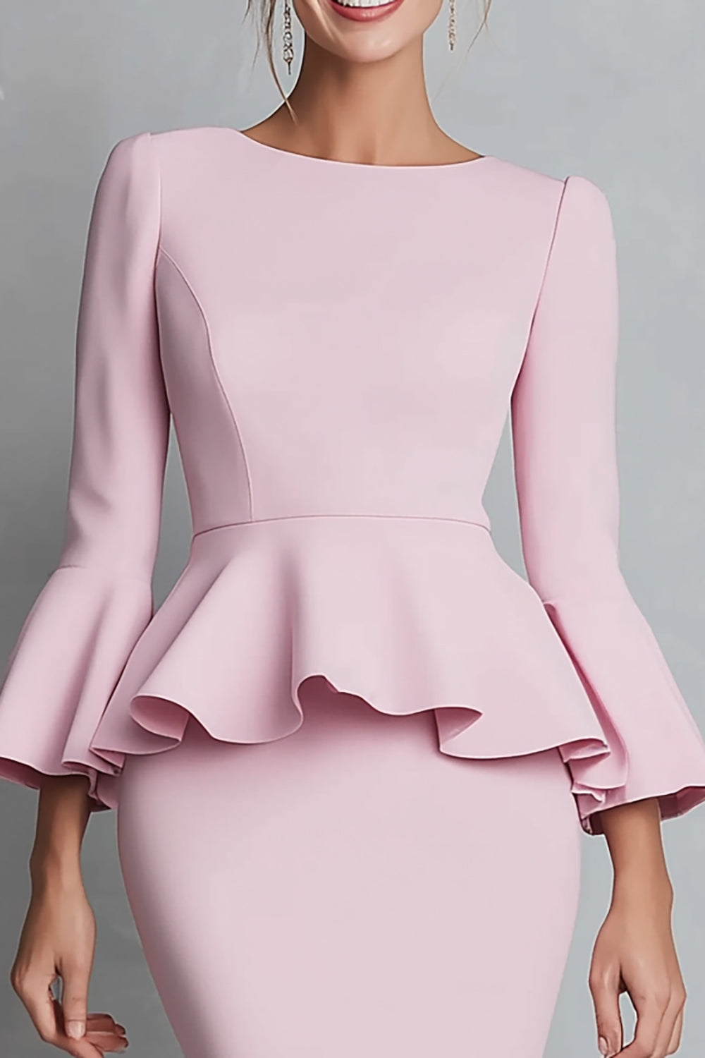 Robe de travail fourreau rose à volants avec manches