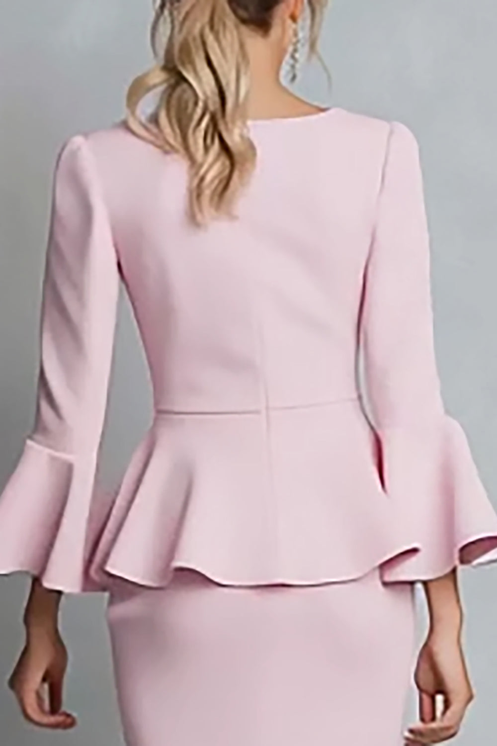 Robe de travail fourreau rose à volants avec manches