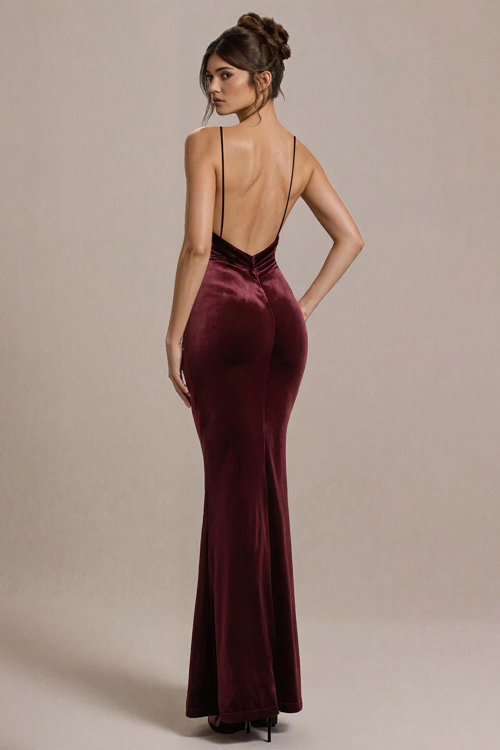 Robe formelle sirène à bretelles spaghetti en velours bordeaux