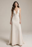Robe de bal longue simple en satin ivoire à col en V
