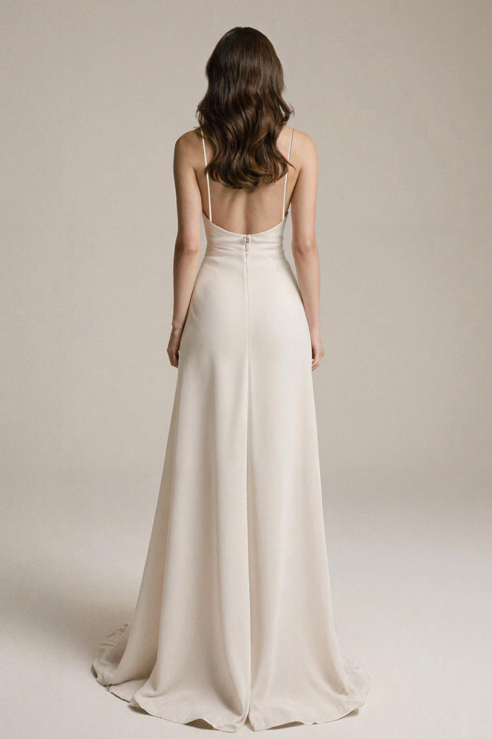 Robe de bal longue simple en satin ivoire à col en V
