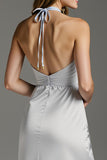 Robe longue formelle en satin gris clair avec fente