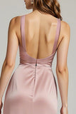 Robe formelle froncée en satin rose clair à col en V
