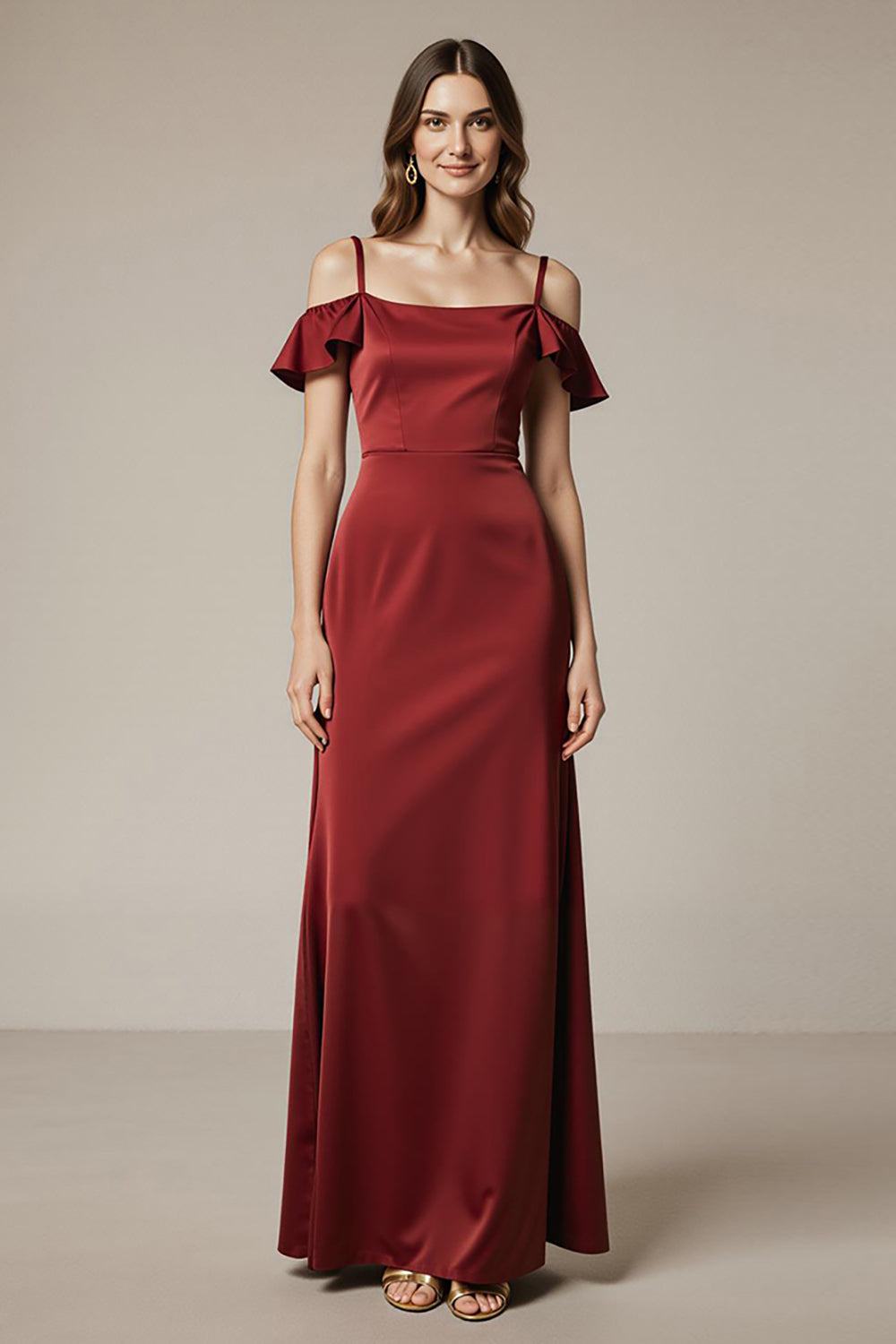 Robe longue formelle en satin rouge à épaules dénudées