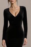 Robe de cocktail mi-longue moulante à col en V en velours noir avec manches