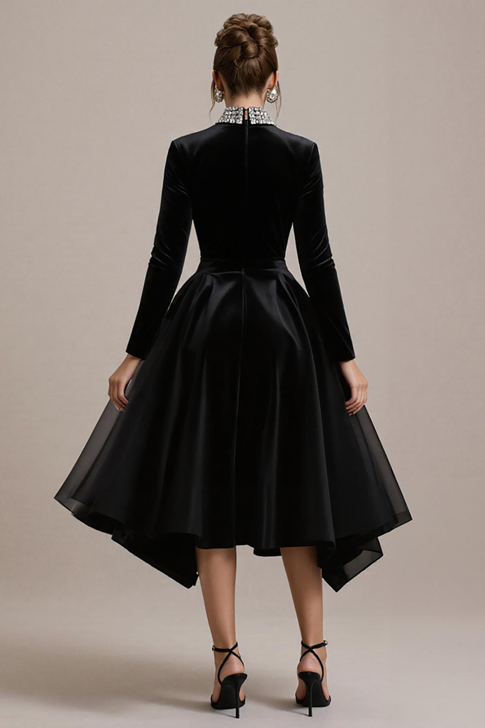 Robe de cocktail midi à manches trapèze en velours noir