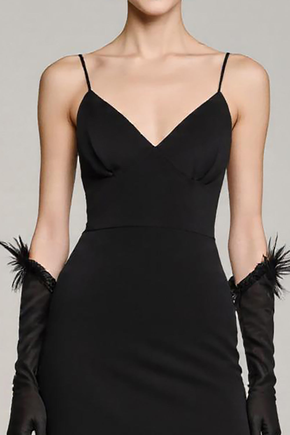 Robe longue formelle longue en satin noir à bretelles spaghetti