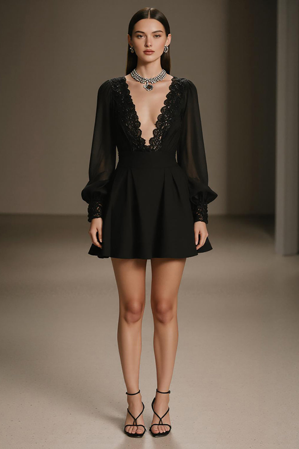 Robe de cocktail courte à manches longues en mousseline de soie noire à col en V profond