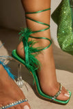 Sandales à talons aiguilles à lanières fuchsia scintillantes avec plume