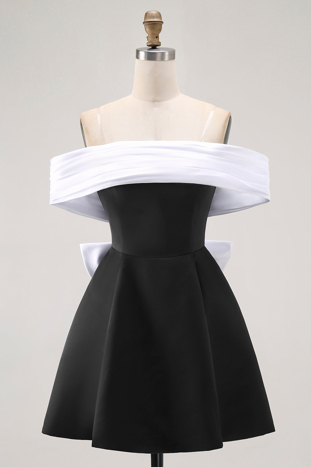 Noir A-ligne Épaules Dénudées Robe de cocktail avec Noeud