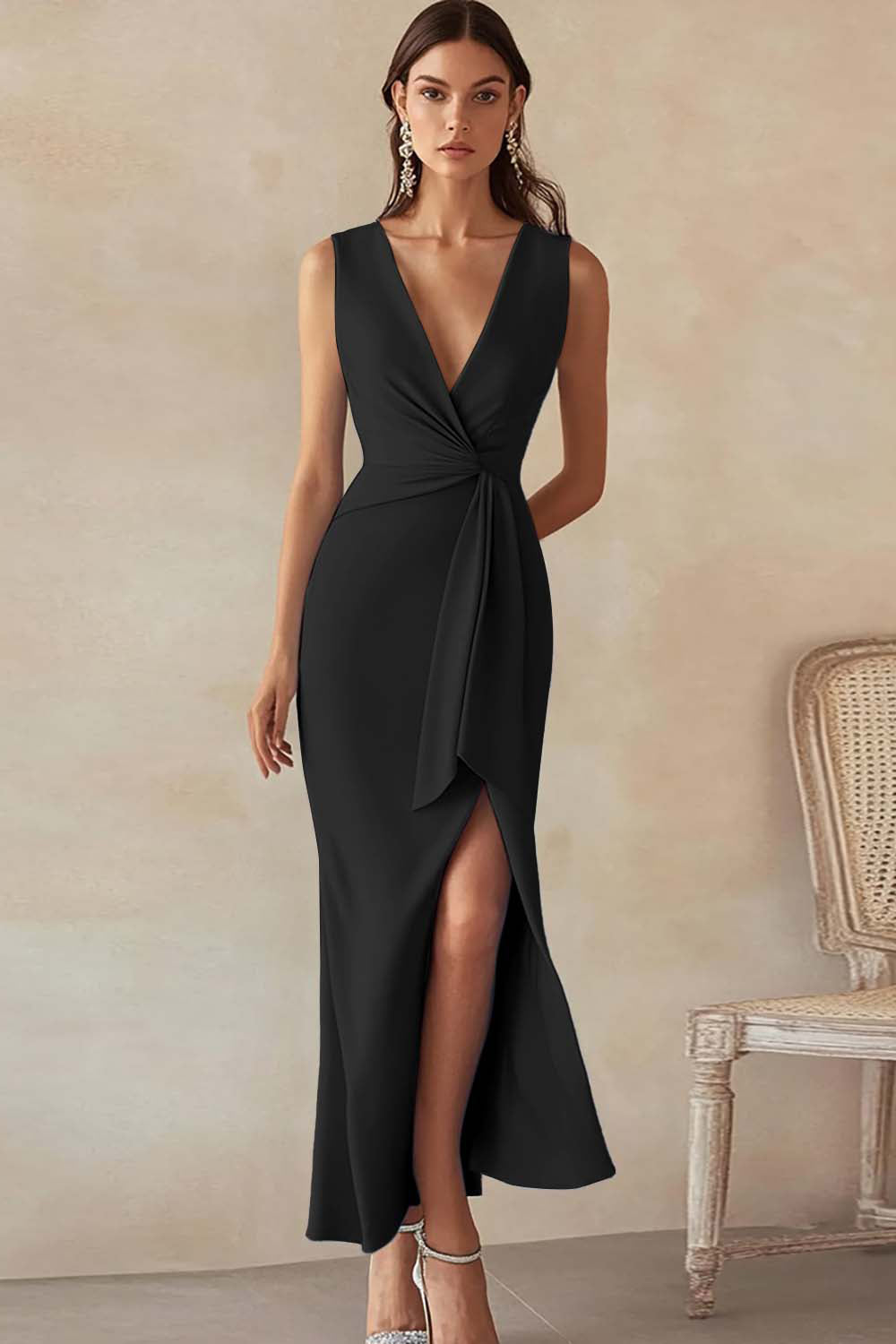 Robe longue de travail en satin bleu ciel à col en V avec fente