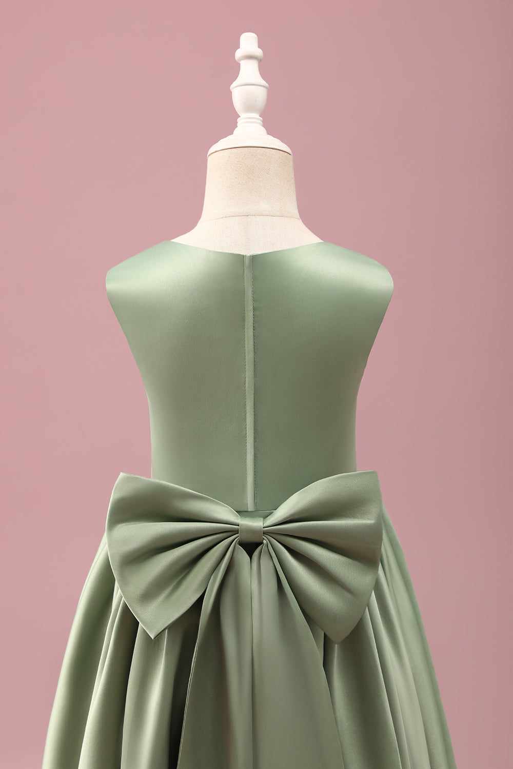 Robe de demoiselle d’honneur en satin à col rond gris vert A-ligne avec noeud