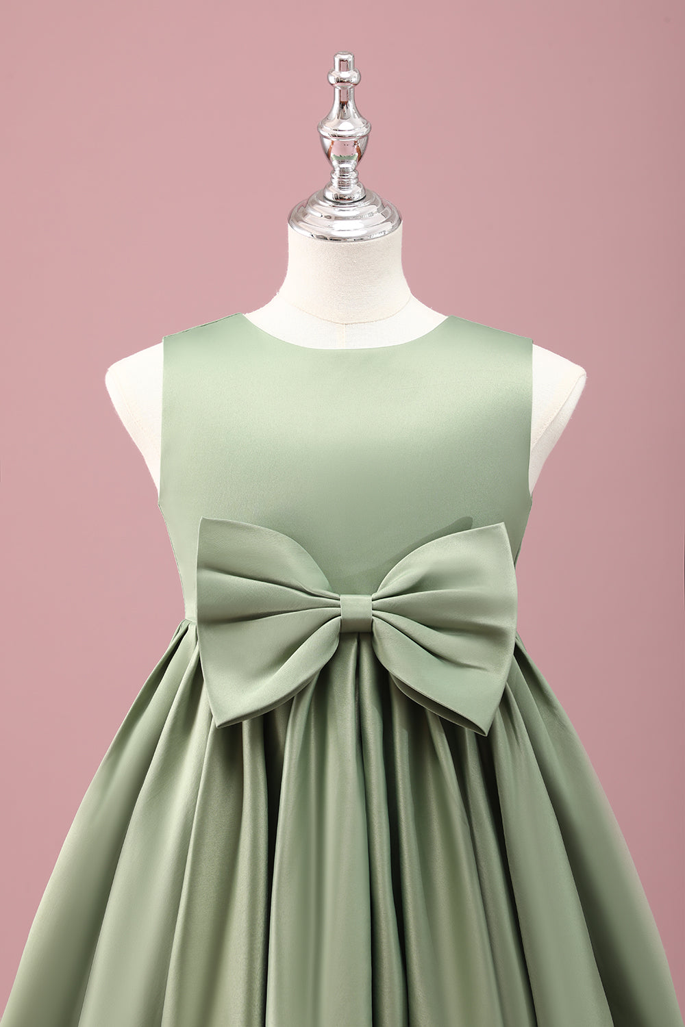 Robe de demoiselle d’honneur en satin à col rond gris vert A-ligne avec noeud