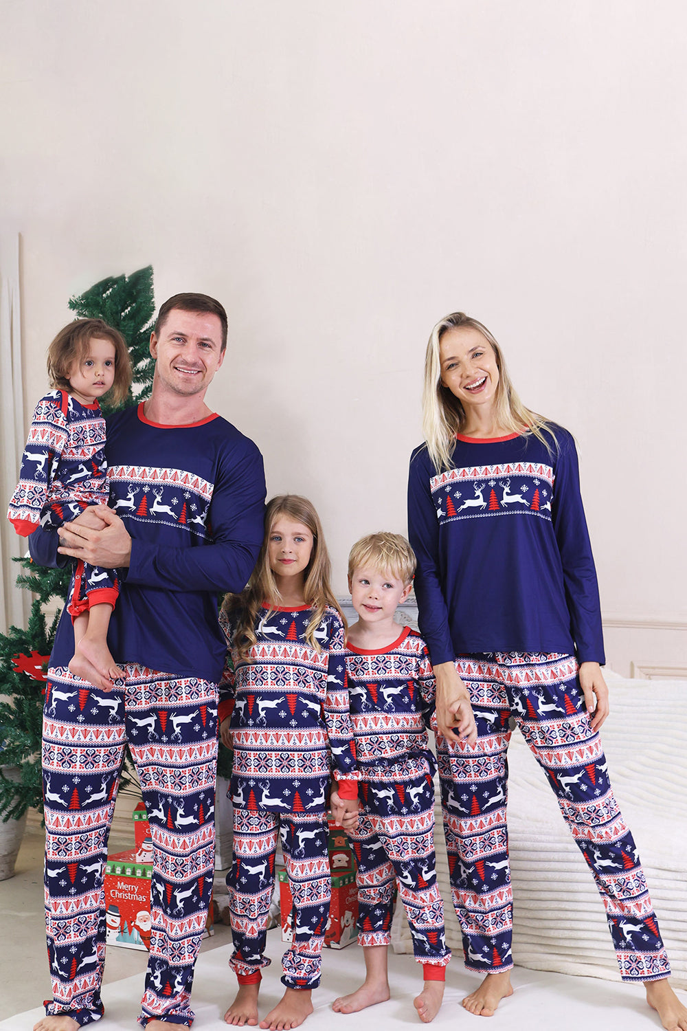 Pyjama de Noël familial à imprimé d’hiver rouge