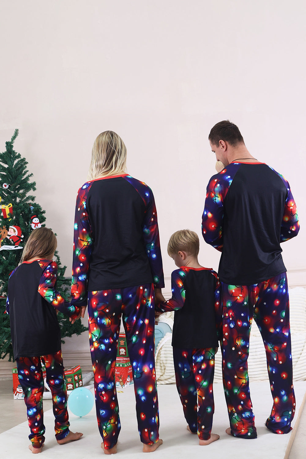 Lumières bleu marine arbre imprimé famille ensembles de pyjamas de Noël assortis