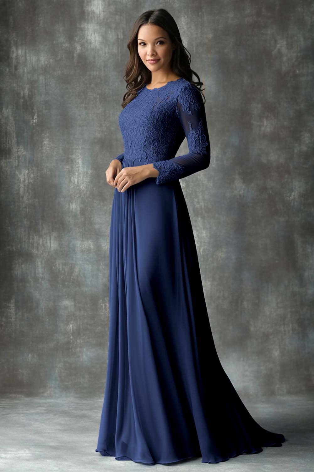 Appliques bleu poussiéreux fourreau col bateau mère de la robe de mariée