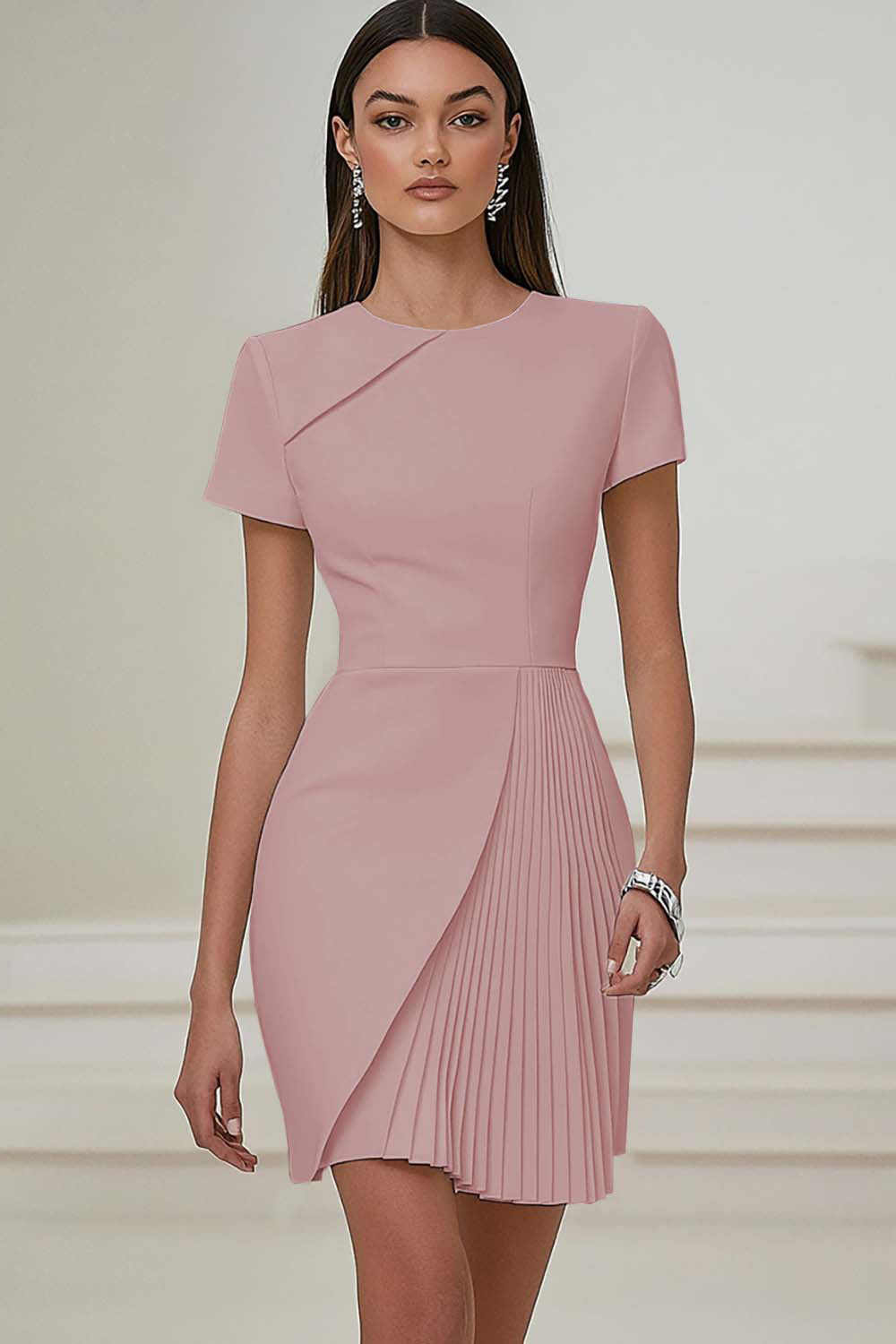 Robe de travail plissée ivoire à manches courtes