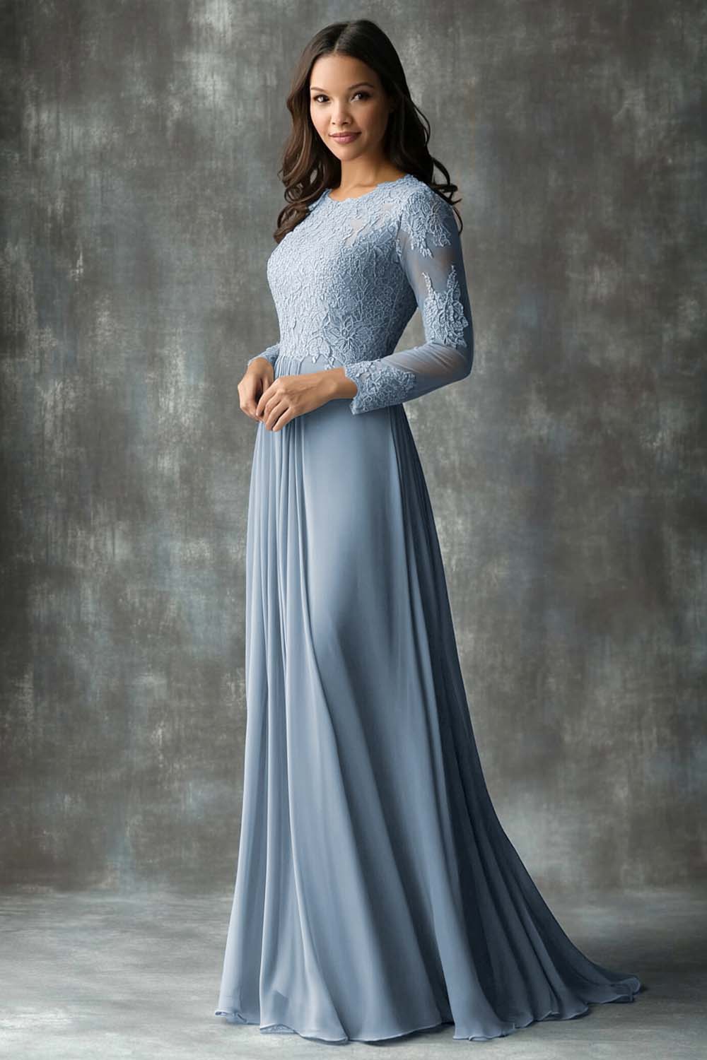 Appliques bleu poussiéreux fourreau col bateau mère de la robe de mariée