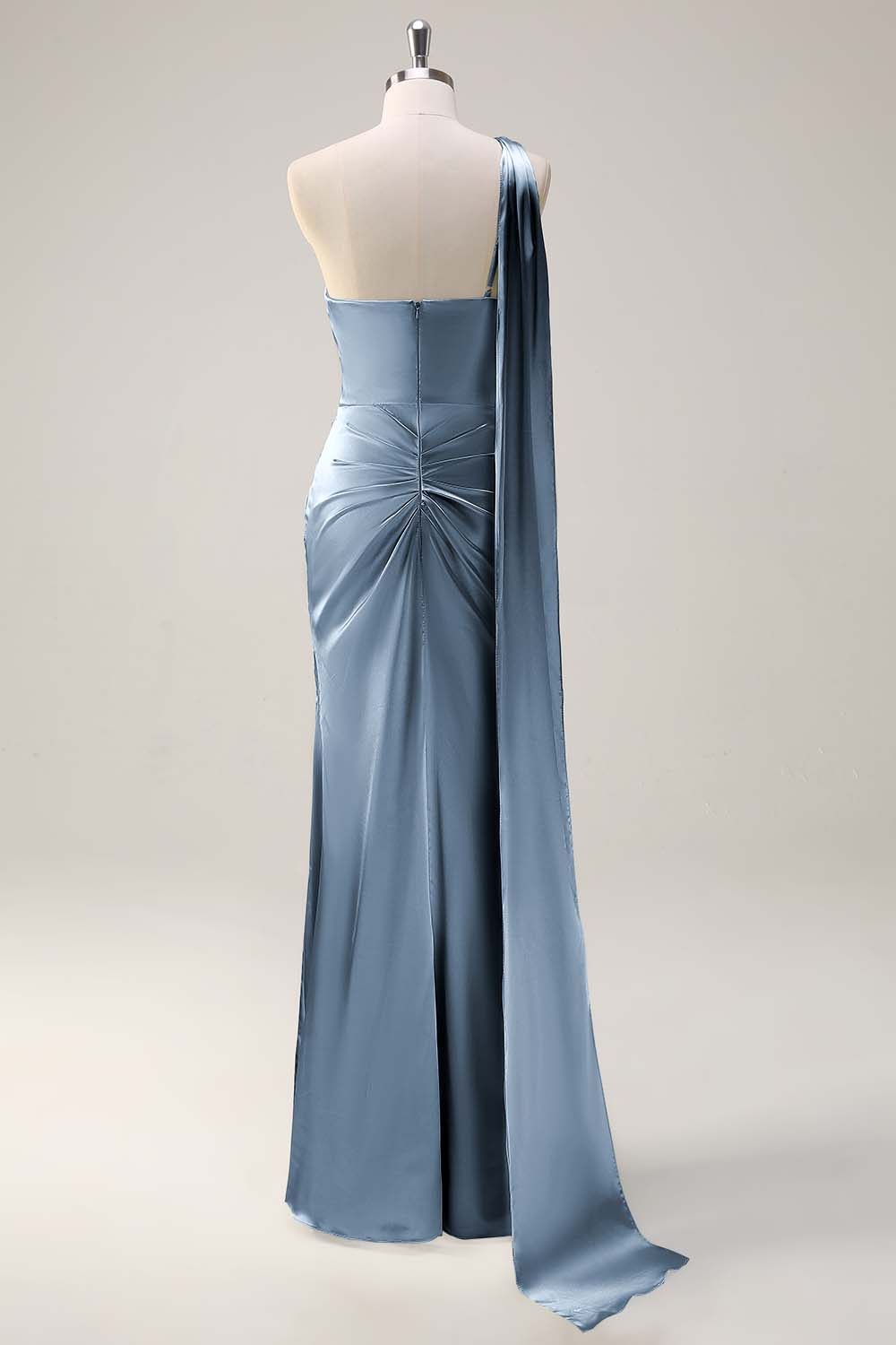 Sage Sirène Une Épaule Streamer Ruched Satin Longue Robe de demoiselle d’honneur avec Fente